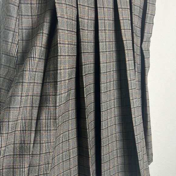 Plaid Sleeveless Dress - Picture 6 of 11